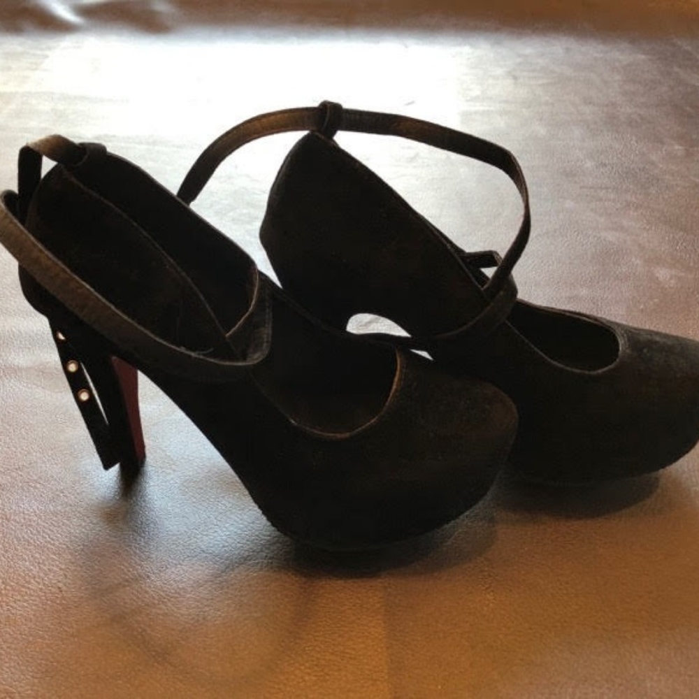 Black Velvet Vero Curio High Heels with Red Bottms